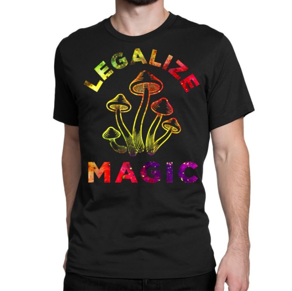 COPY Legalize Magic mushroom rainbow tee size M